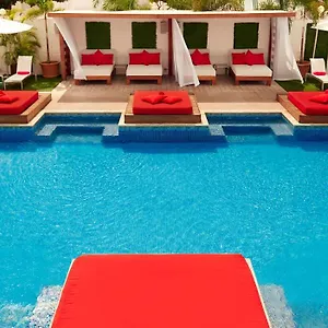 ***** Hotel S Jamaica